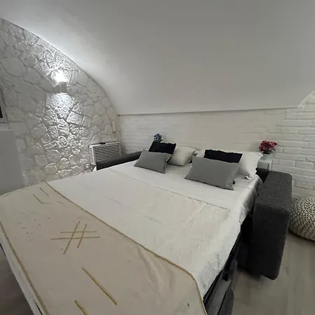 Little Sant Angelo Apartman *