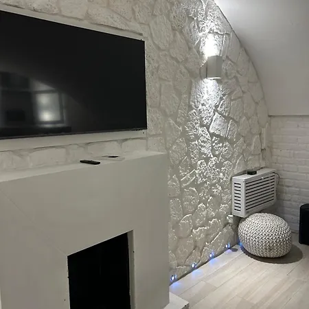 Little Sant Angelo Apartment